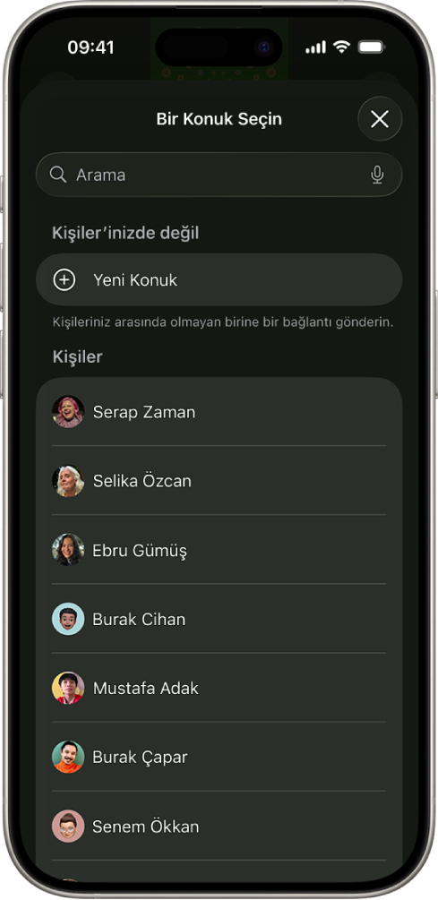 iPhone’da Davetiye Gönder ekranı ve kişi listesi.