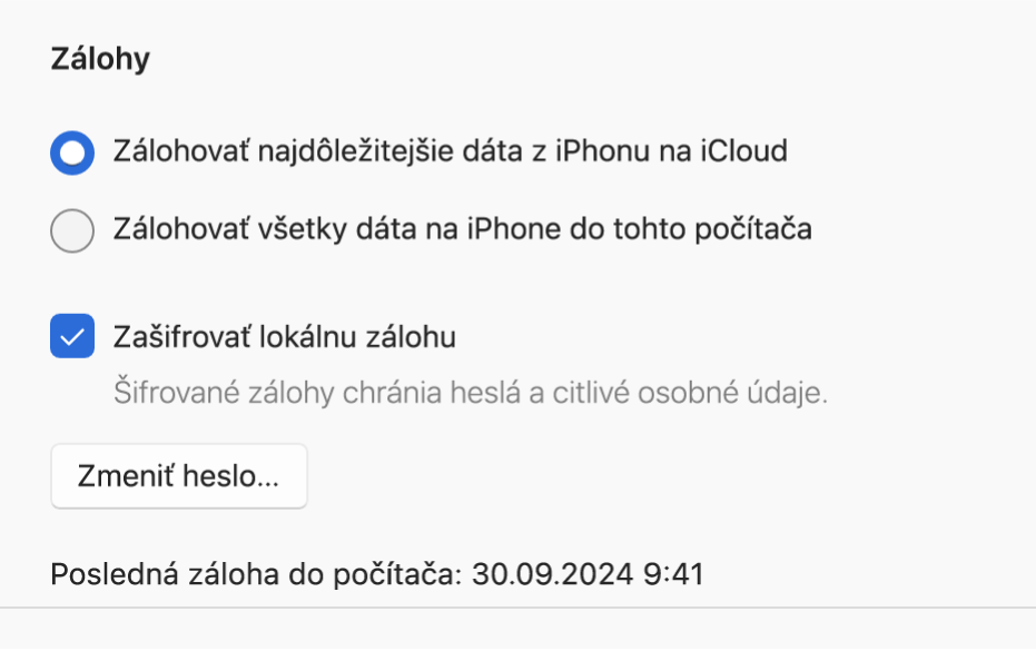 Okno apky Apple Devices s možnosťami pre zálohovanie a obnovenie Apple zariadenia.