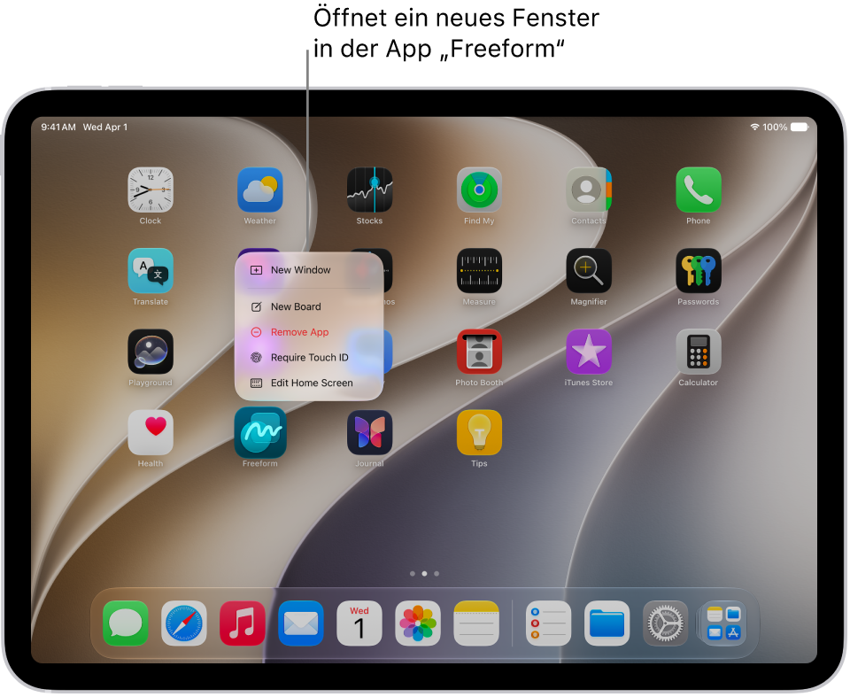 Ein iPad-Home-Bildschirm mit dem geöffneten App-Menü von Freeform, die eine Liste mit auswählbaren Aktionen anzeigt, einschließlich das Öffnen eines neuen Fensters in der App, das Erstellen eines neuen Boards, das Anzeigen aller geöffneten App-Fenster und mehr.