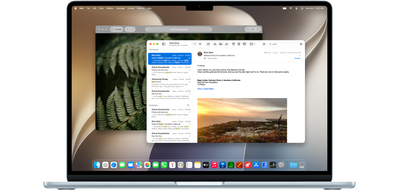 Mail 앱 윈도우와 Safari 앱 윈도우가 열려 있는 MacBook&nbsp;Air 화면.