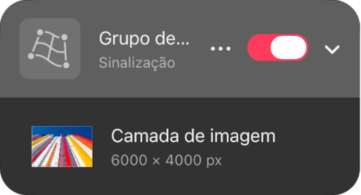 Um grupo de distorção na barra lateral Camadas.