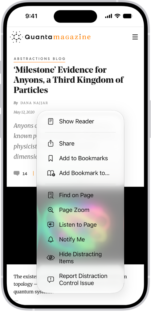 Dans Safari, l’utilisateur touché le bouton Menu de la page sur un site web, ce qui affiche des options, comme Masquer les éléments gênants.