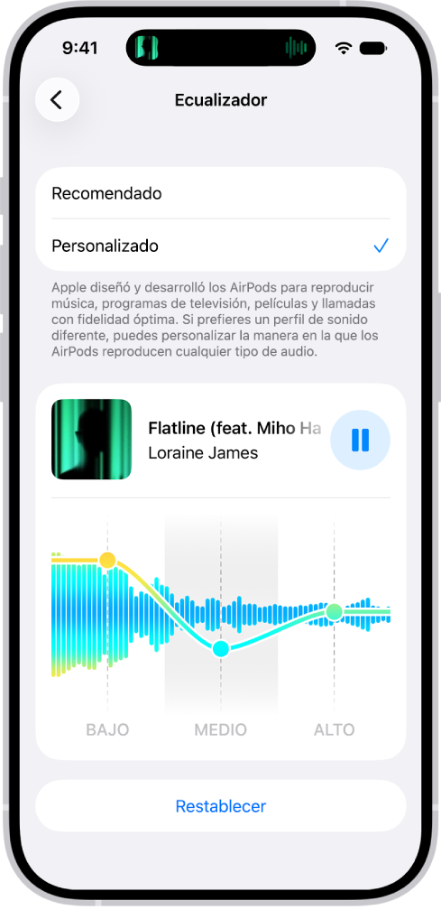 Pantalla del iPhone mostrando el ecualizador configurado como Personalizado, con los reguladores Bajo, Medio y Alto debajo.