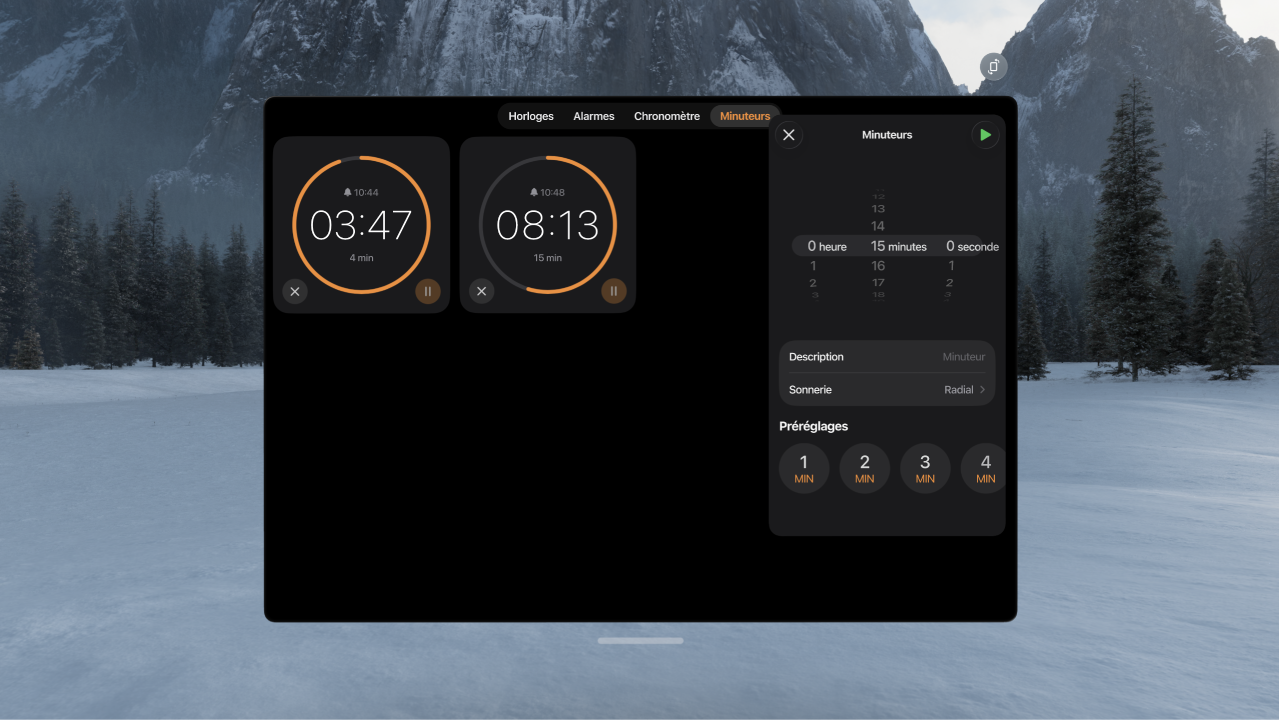 L’app Horloge sur l’Apple&nbsp;Vision&nbsp;Pro, affichant plusieurs minuteurs actifs.