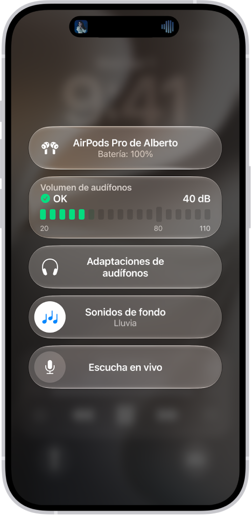 La pantalla Dispositivos auditivos en el centro de control. De arriba a abajo, se muestran el nivel de los audífonos en decibeles, las adaptaciones de audio, los sonidos de fondo y la escucha en vivo.