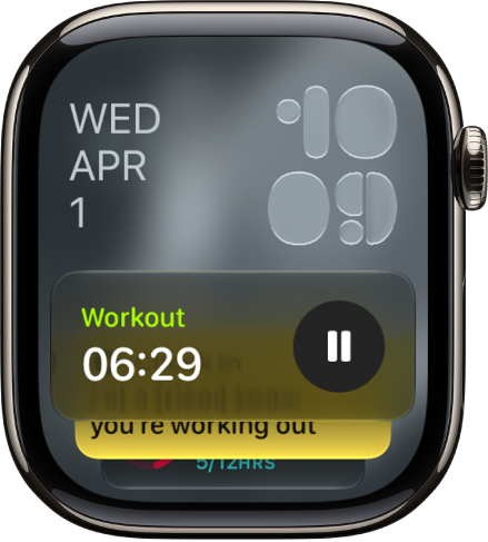 The Smart Stack on Apple&nbsp;Watch showing Live Activities and widgets.