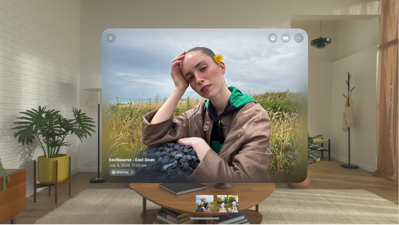 A spatial photo displayed on Apple&nbsp;Vision&nbsp;Pro.
