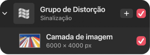 Um grupo de distorção na barra lateral Camadas.