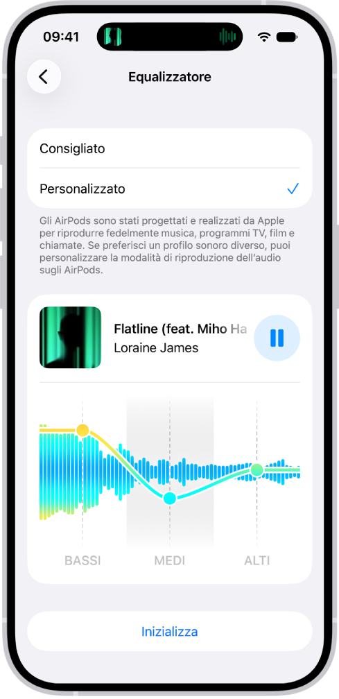 Schermata di iPhone con Equalizzatore impostato su Personalizzato e i cursori Basso, Medio e Alto mostrati sotto.