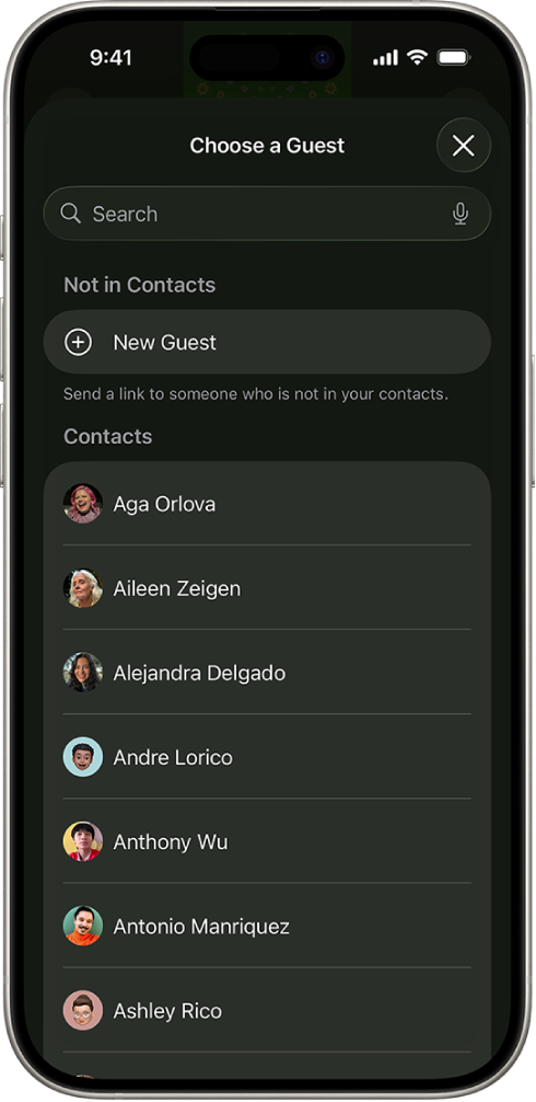 Екран «Надіслати запрошення» та список контактів на iPhone.