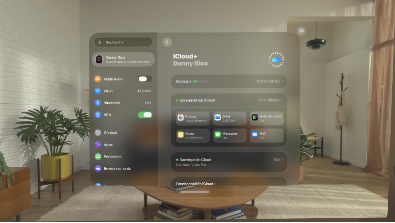 La fenêtre Réglages sur l’Apple&nbsp;Vision&nbsp;Pro, avec le stockage iCloud.