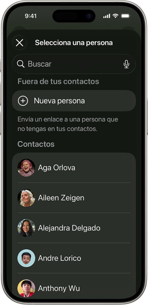 Pantalla “Seleccionar persona invitada” con una lista de contactos en el iPhone.