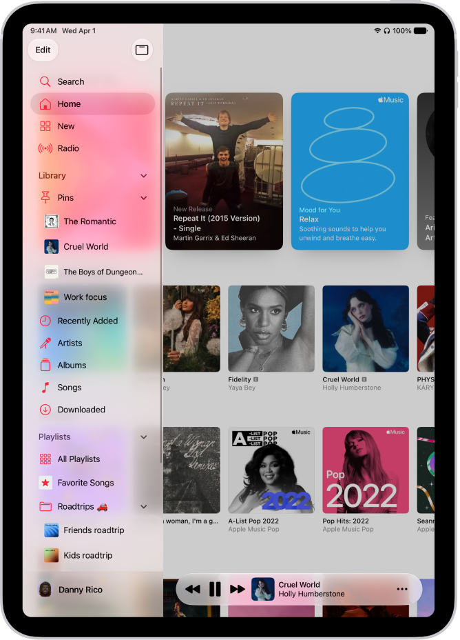 L’app Musique ouverte sur l’iPad, avec la barre latérale sur la gauche et des albums sur la droite. Le mini-lecteur se trouve en bas.