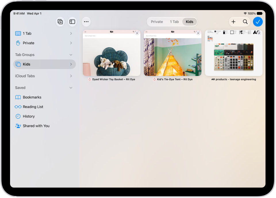 In Safari, a Tab Group is selected, with previews of its three open tabs visible.