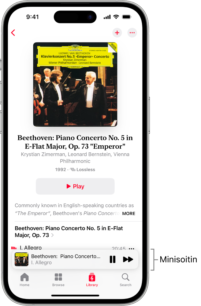 iPhone, jossa näkyy minisoitin Apple Music Classicalissa. Näytön yläreunassa näkyy albumin kuvitus, teoksen nimi ja toistopainike. Minisoitin näkyy näytön alaosassa. Näytön alareunassa ovat Home-, Browse-, Library- ja Search-painikkeet.