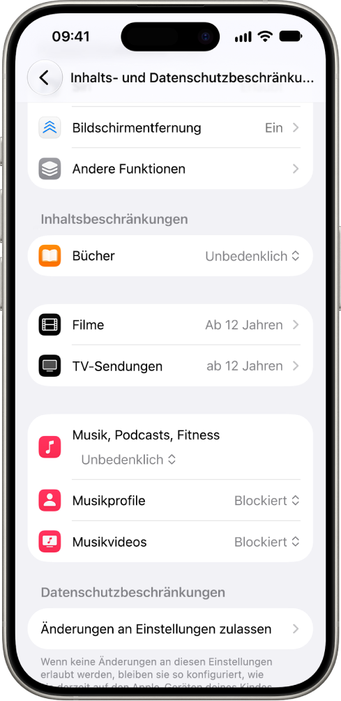 Der Bildschirm „Inhalts- und Datenschutz­beschränkungen“ in den Einstellungen für „Bildschirmzeit“ zeigt Optionen für Inhalts­beschränkungen in Bereichen wie „Bücher“, „Filme“ und mehr an.