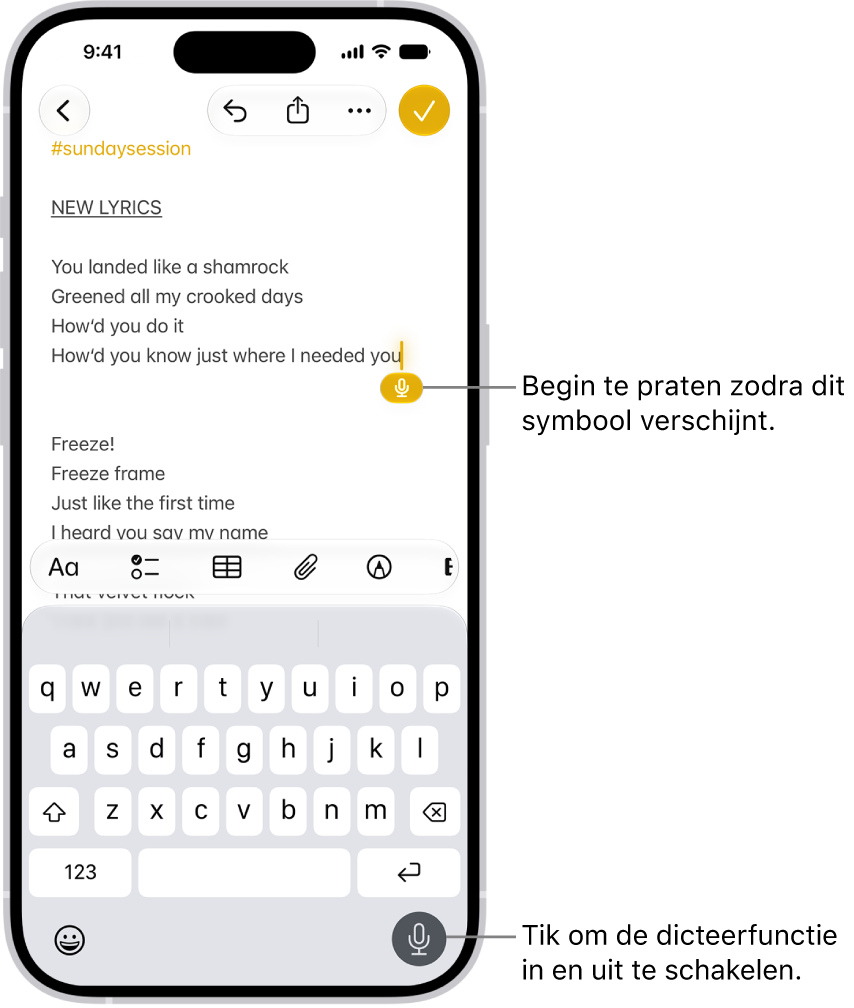 Het schermtoetsenbord is open in de Mail-app. De dicteerknop rechtsonder in het scherm is geselecteerd en staat onder het invoegpunt in het tekstveld.