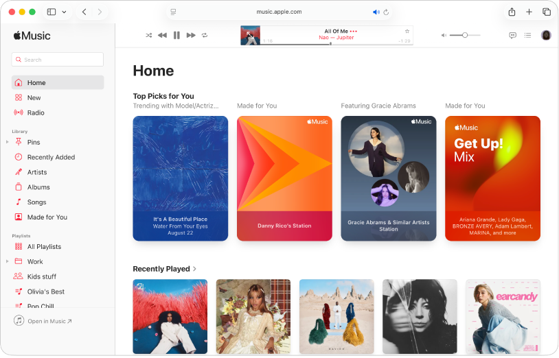 Вікно Apple Music у Safari з екраном «Домівка».