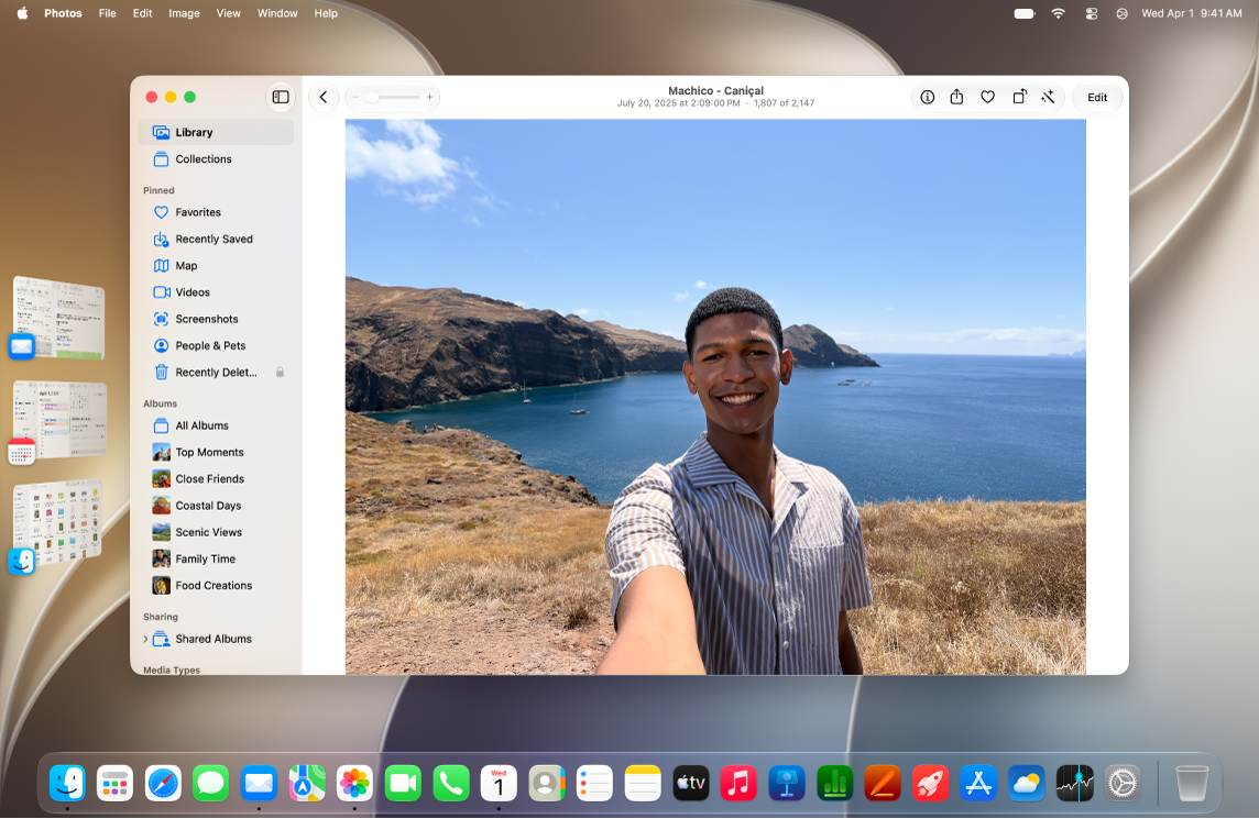 Bureau en mode «&nbsp;Stage&nbsp;Manager&nbsp;» avec trois apps dans la liste des apps récemment utilisées à gauche de l’écran, et une fenêtre d’app au centre de l’écran.