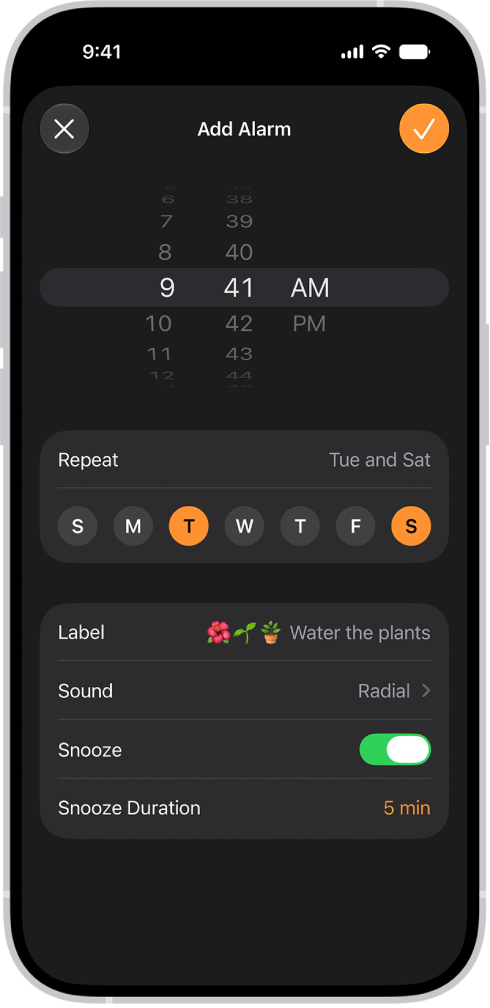 Una pantalla donde se modifica una alarma con opciones para cambiar la hora, elegir si la alarma se repite, agregar una etiqueta a la alarma, seleccionar un sonido para la alarma, permitir posponerla y cambiar por cuánto se pospone.