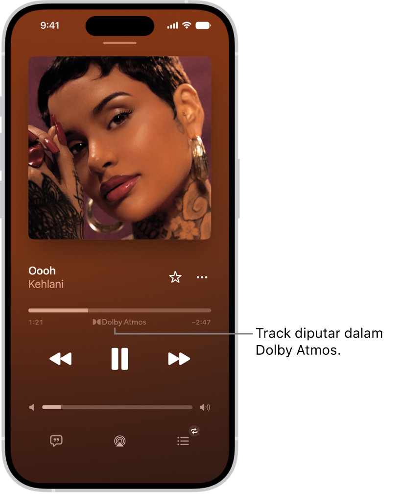 Layar Sedang Diputar menampilkan ikon Dolby Atmos untuk track yang sedang diputar.