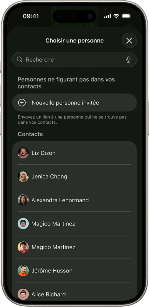 L’écran d’envoi d’invitations et une liste de contacts sur un iPhone.