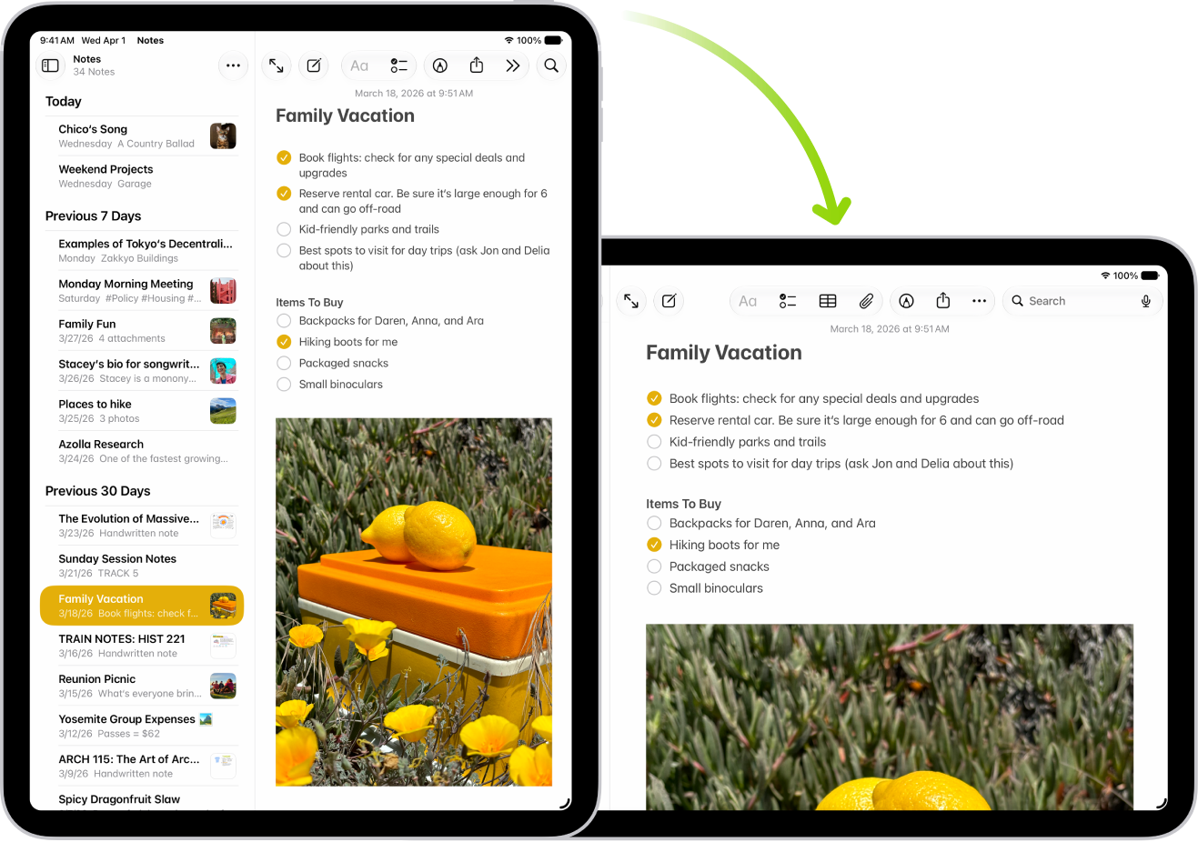 En arrière-plan, l’iPad présente un écran Notes en mode portrait&nbsp;; au premier plan, l’iPad est tourné et affiche l’écran Notes en mode paysage.