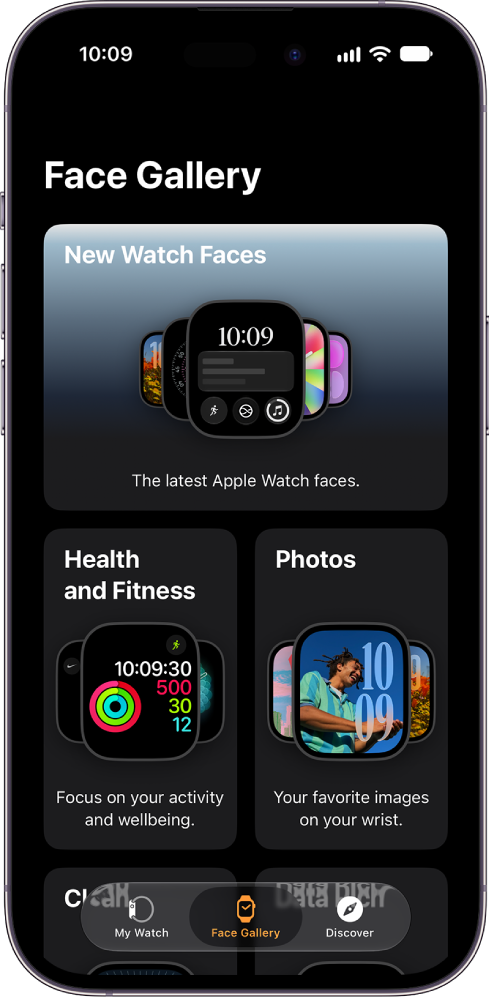 App Apple&nbsp;Watch ouverte sur la galerie de cadrans. Le rang du haut affiche des cadrans nouveaux, les rangs suivants montrent des cadrans regroupés par type, comme Santé, Forme et Photos. Vous pouvez faire défiler l’écran pour voir d’autres cadrans regroupés par type.