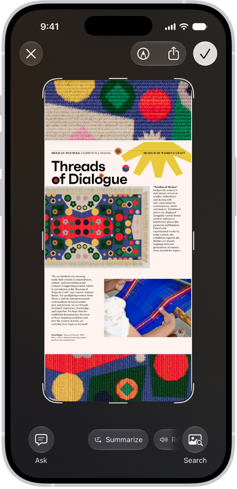 Un document de l’app Aperçu ouvert dans «&nbsp;Intelligence visuelle&nbsp;». Un bouton permettant de résumer le document apparaît en bas de l’écran.