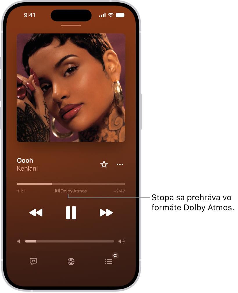 Obrazovka Práve hrá zobrazuje ikonu Dolby&nbsp;Atmos pre prehrávanú skladbu.
