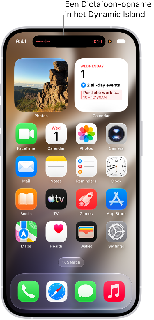 Het beginscherm van de iPhone met een Dictafoon-opname in het Dynamic Island.