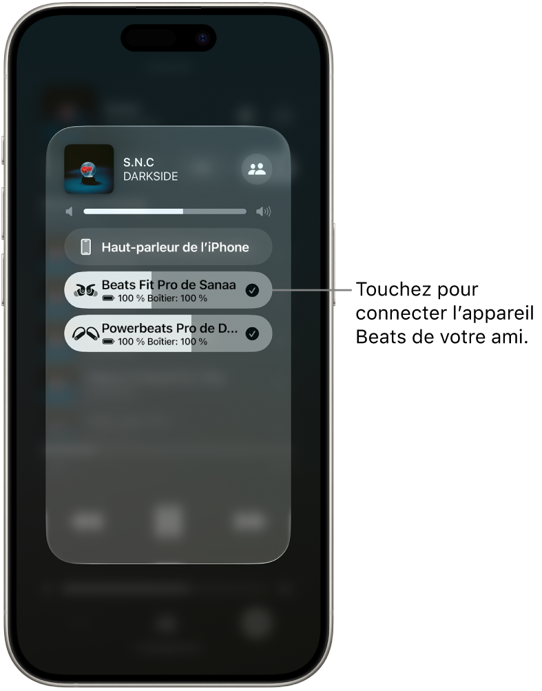 L’écran AirPlay affichant deux appareils Beats connectés au même iPhone pendant la lecture d’un morceau.