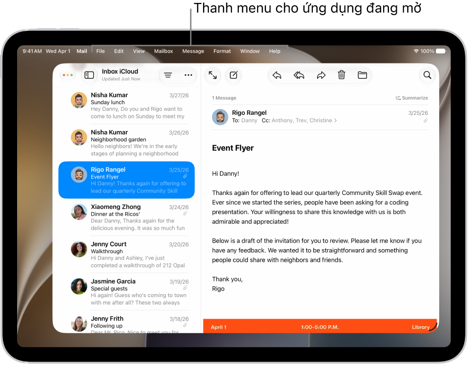 Ứng dụng Mail đang mở trên màn hình iPad, với thanh menu đang hiển thị ở đầu màn hình.