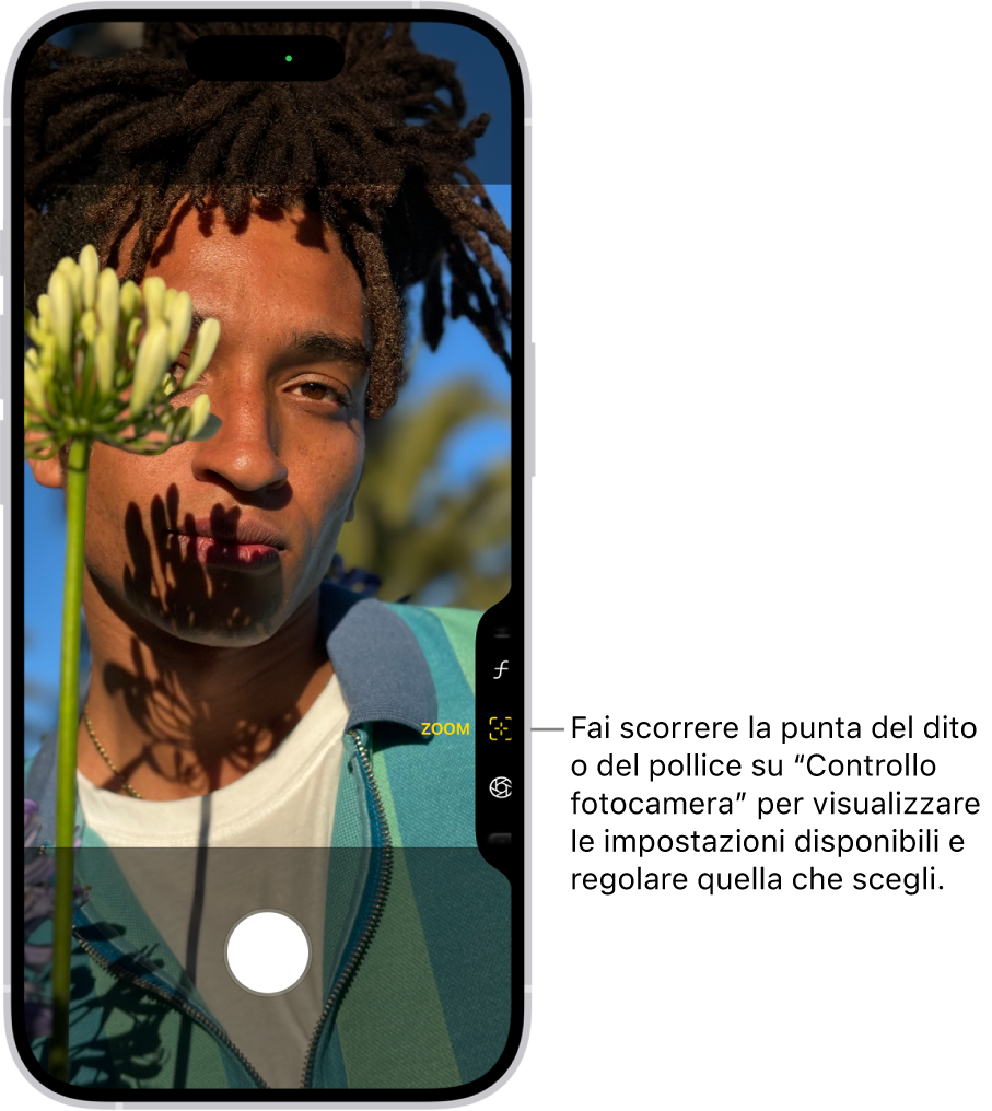 In Fotocamera, il menu del controllo fotocamera è aperto. È selezionato il controllo Zoom.