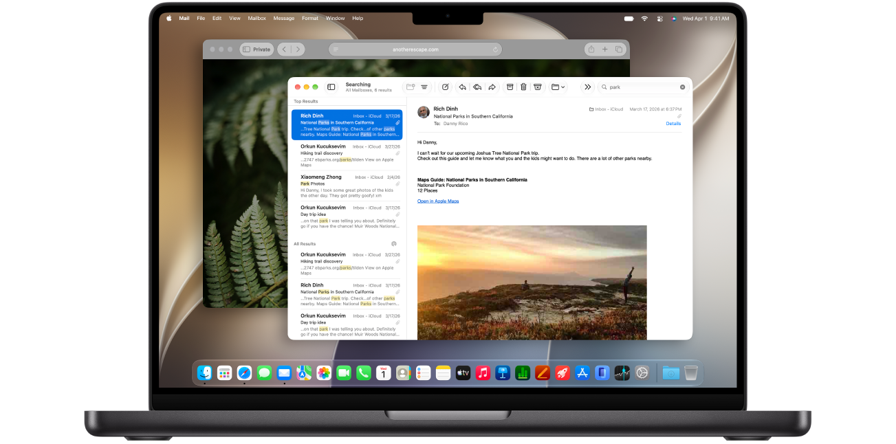 หน้าจอของ MacBook Pro ที่มีหน้าต่างแอปเมลและหน้าต่างแอป Safari เปิดอยู่
