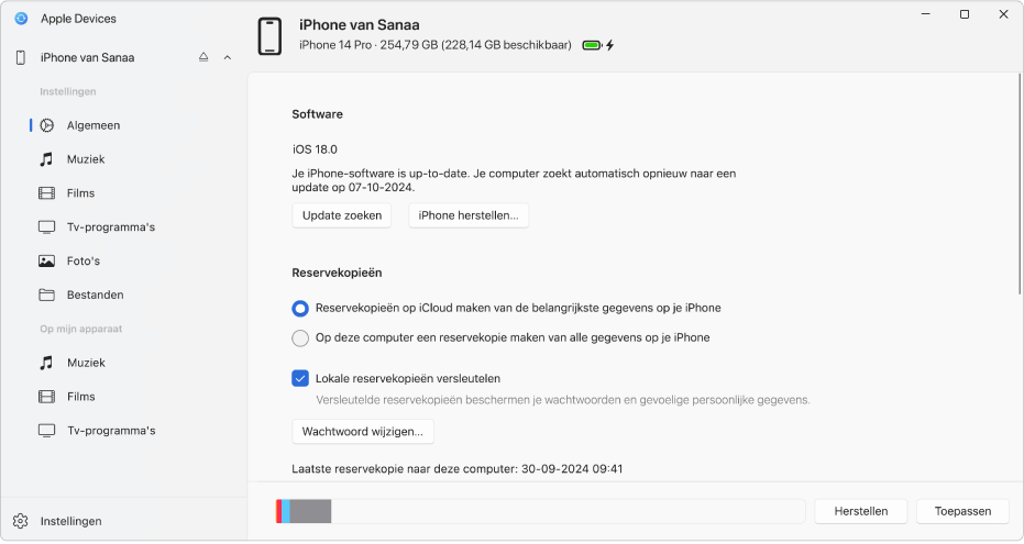 Een apparaat dat in de navigatiekolom is geselecteerd en synchronisatieopties in het venster.