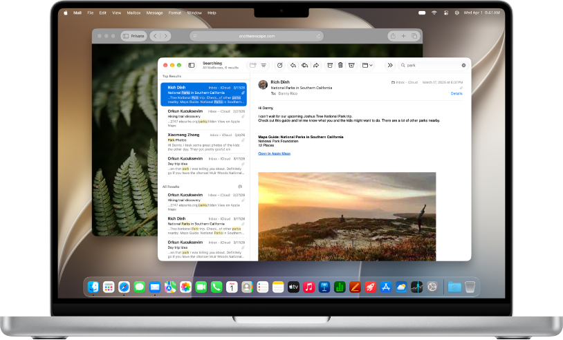 Macのデスクトップ。Safariアプリが開いていて、その前面にメールアプリがあり、メッセージが検索されています。