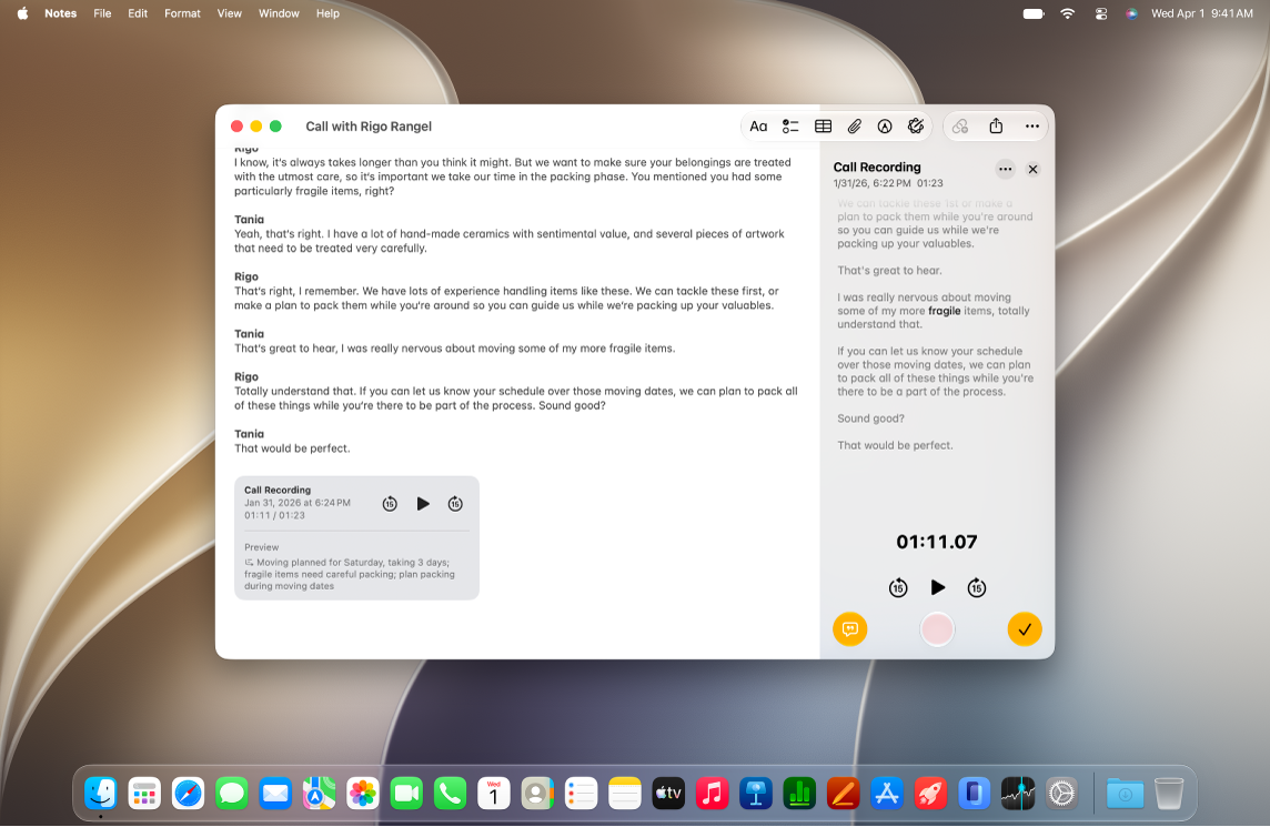 نافذة من تطبيق الملاحظات على Mac تعرض تسجيلًا صوتيًا وملخصًا داخل محتوى الملاحظة. نسخة نصية من التسجيل الصوتي تظهر في قسم تفاصيل الصوت.