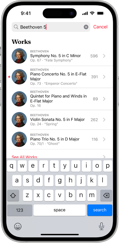 يعرض iPhone علامة التبويب بحث في Apple Music Classical. يوجد حقل البحث في أعلى الشاشة، مع وجود قائمة نتائج أسفله.